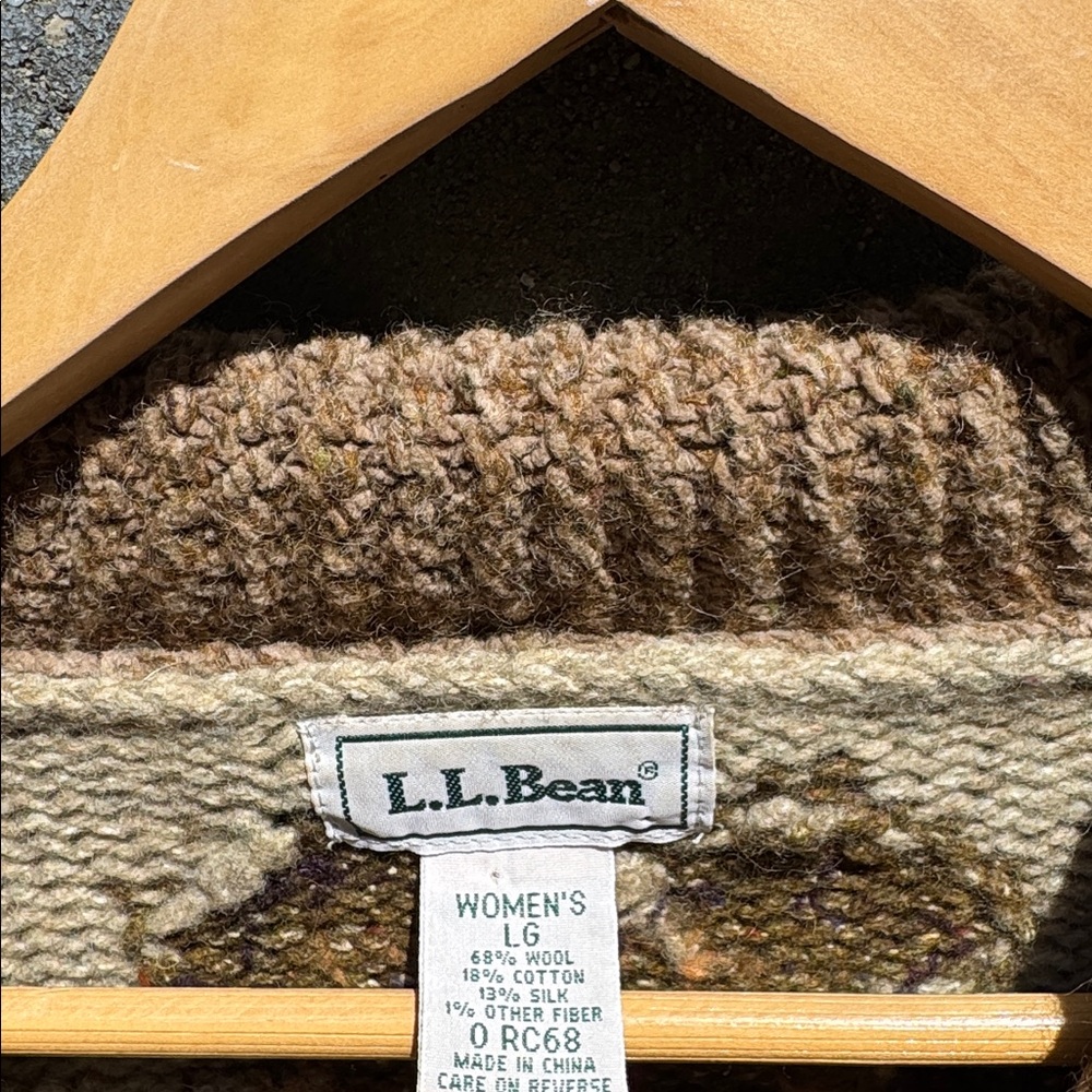 L.L.Bean Women's Tan and Burgundy Fall Autumn Wool Blend Cardigan Sweater - Picture 4 of 5